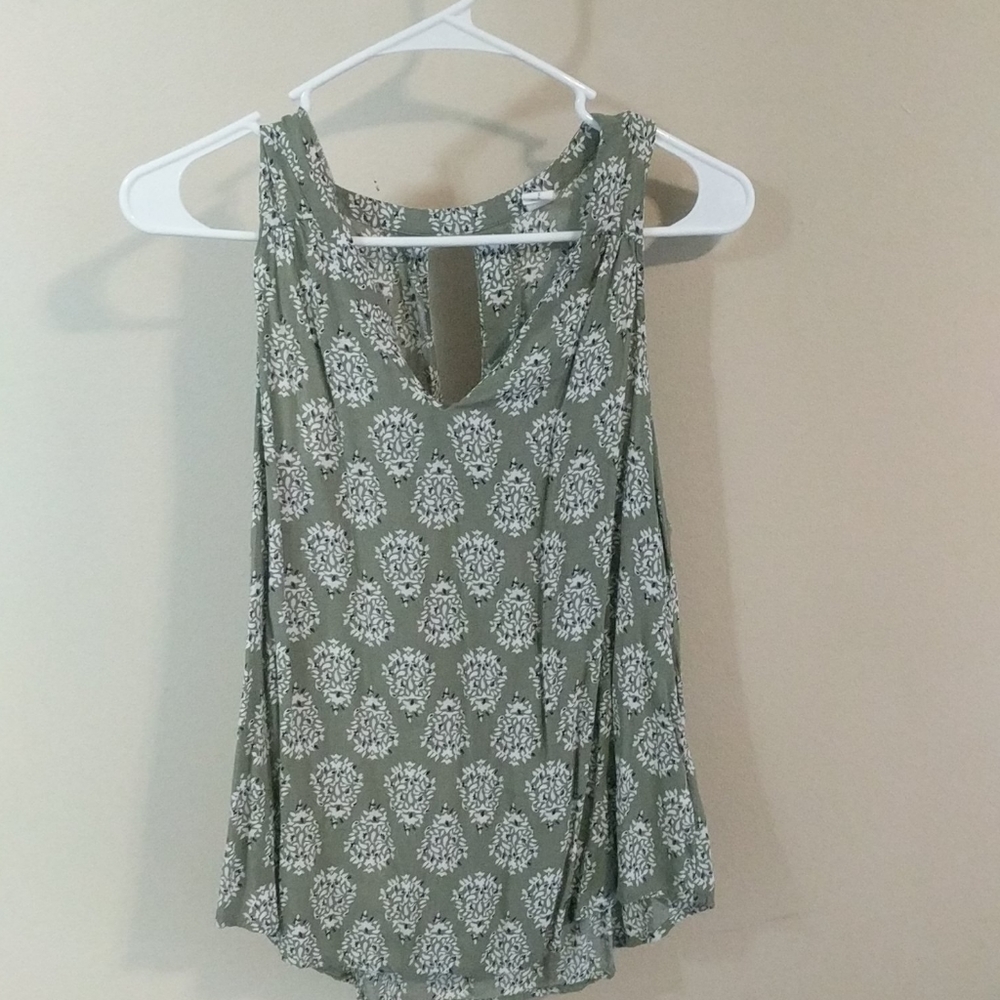 Patterned top